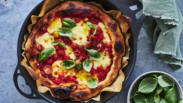 Adam Liaw's 'nduja margherita pizza