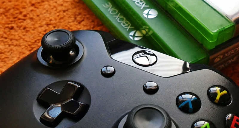 Compatibility with modern game consoles, as is the case with the Xbox One and Windows 10